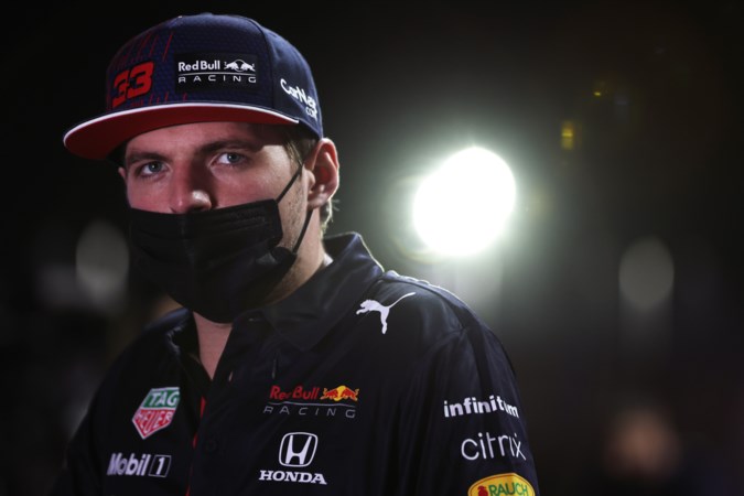 Verstappen houdt hoofd koel in bloedheet Saudi-Arabië: ‘Is de auto goed, dan win ik. Anders niet. Zo simpel is het’