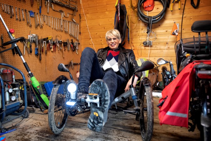 Viviënne (70) leeft bewust autoloos: ‘Als oud-automonteur weet ik hoe vervuilend dat ding is’