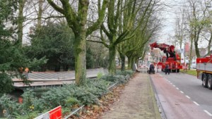 Kasteelsingel in Weert deels dicht vanwege plaatsen nieuwe brug in stadspark