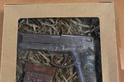 Chocolatiers over vondst chocoladepistool met kogels voor deur woning Maastricht: ‘De grap ontgaat me’