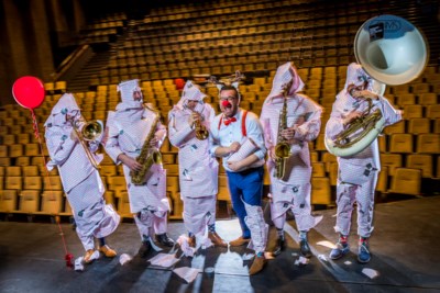 Bart Storcken en Grupo Go willen met hun Limburgstalige hits in de kerst-playlisten terechtkomen