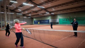 Tennisclub Schinnen steekt tonnen in verduurzaming: ‘Inspiratie voor andere verenigingen’
