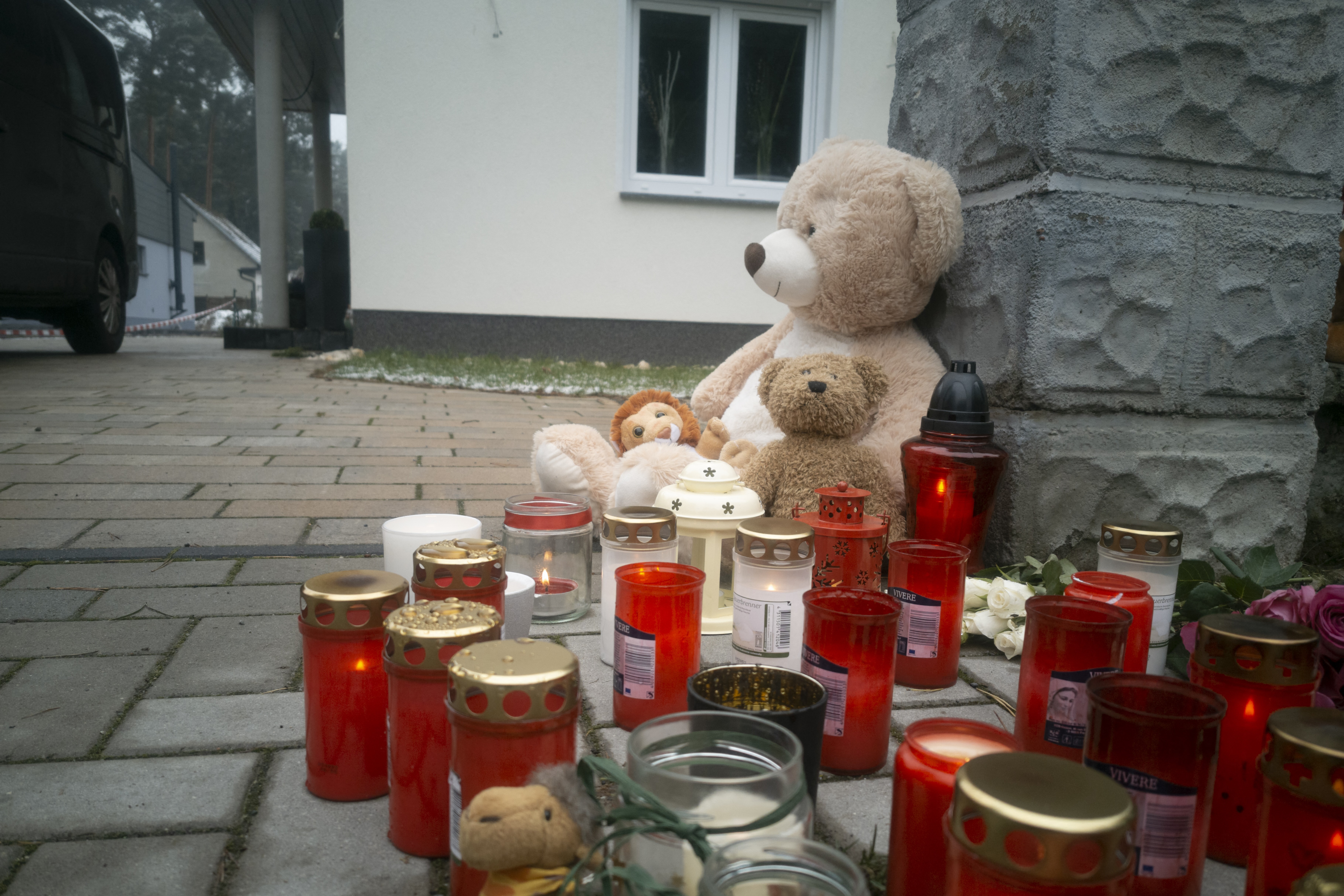 Ein deutscher Vater hat seine Familie getötet, nachdem er einen Impfpass gefälscht hatte