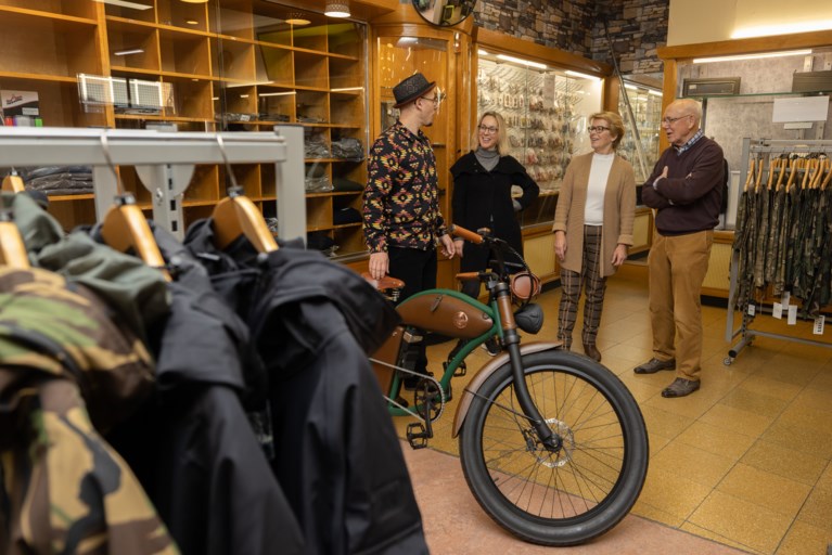 Na veertig jaar gaat de deur van bekende winkel Dumpshop in Heerlen definitief op slot