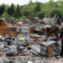 De afgebrande stallen van Ger (81) zijn een jaar na dato nog steeds niet opgeruimd, gemeente wil hem dwingen