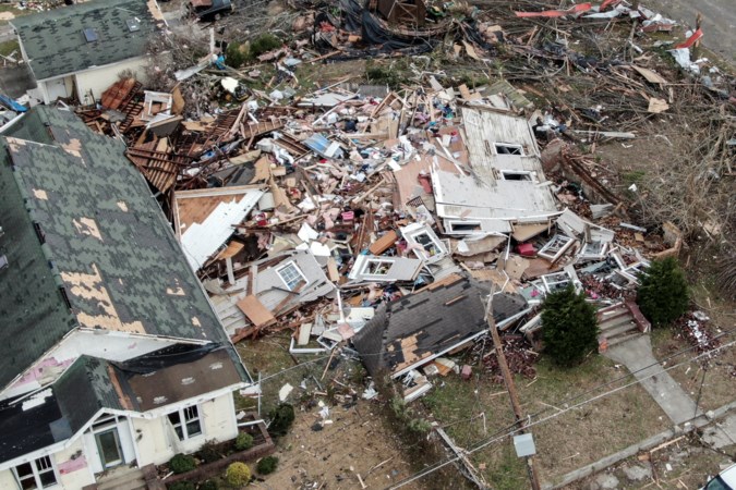 Dodental tornado’s in de VS boven de tachtig; zeker zes slachtoffers in magazijn van Amazon 
