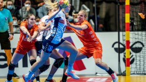 WK handbal loopt voor Oranje-vrouwen uit op teleurstelling: titelverdediger haalt kwartfinale niet