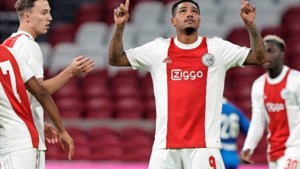 ‘B-elftal’ kent geen enkele moeite met amateurs: Ajax spaart twintig benen 