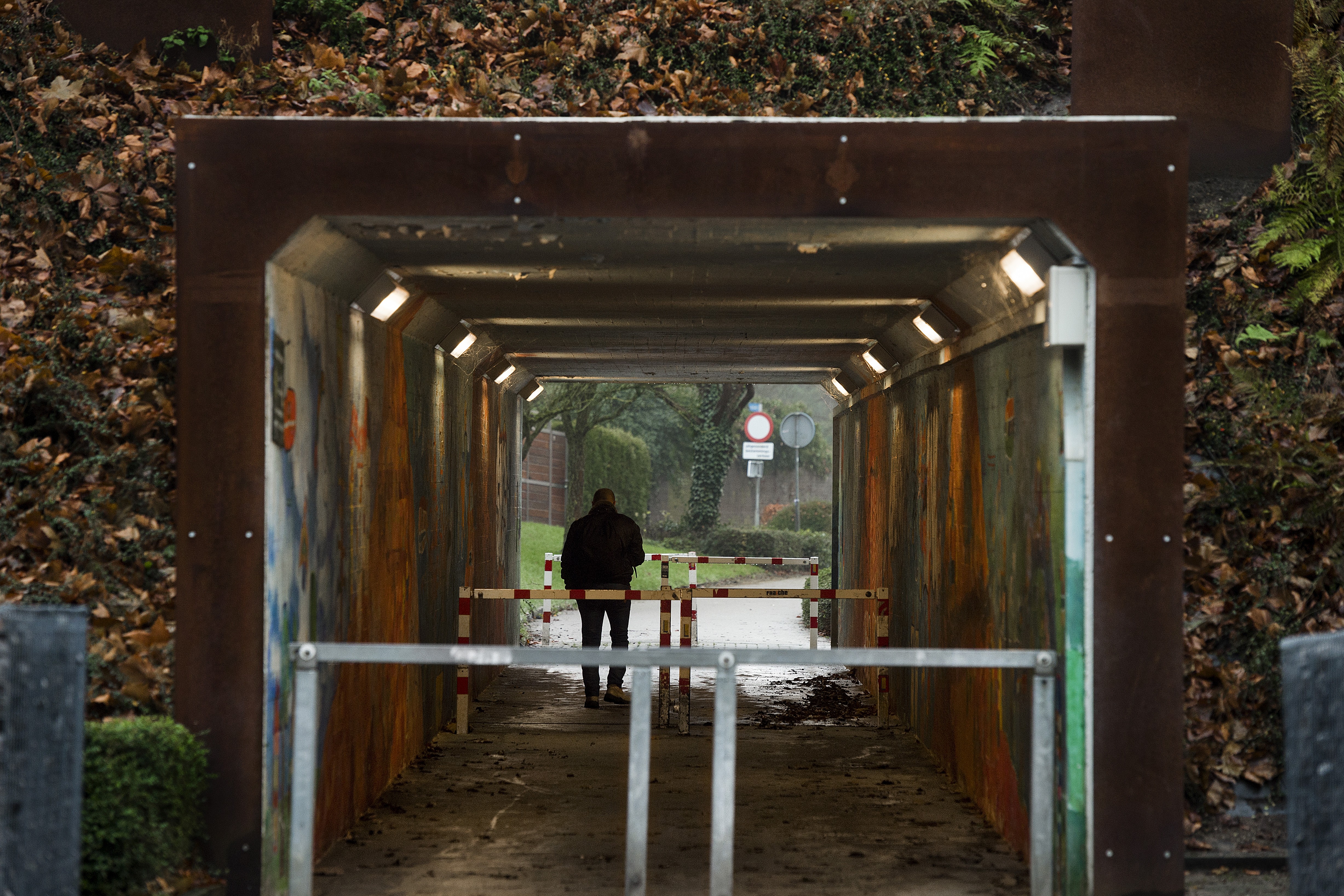 Voetgangers- en fietstunnel Vaals tijdens jaarwisseling dich... - De Limburger