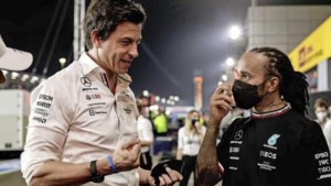 Mercedes-teambaas Toto Wolff nog steeds witheet: ‘Lewis Hamilton is bestolen’