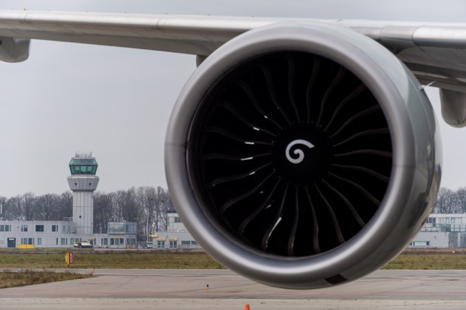 Commentaar: Goed dat ook de meest verstrekkende optie, sluiting van Maastricht Aachen Airport, is onderzocht