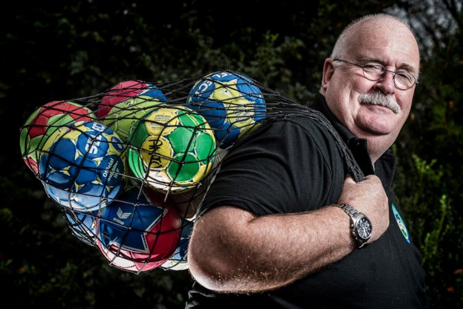 Trainer Anton van Boesschoten (71) reist elke week 800 kilometer: ‘Ik zou niet weten wat ik zonder handbal zou moeten’