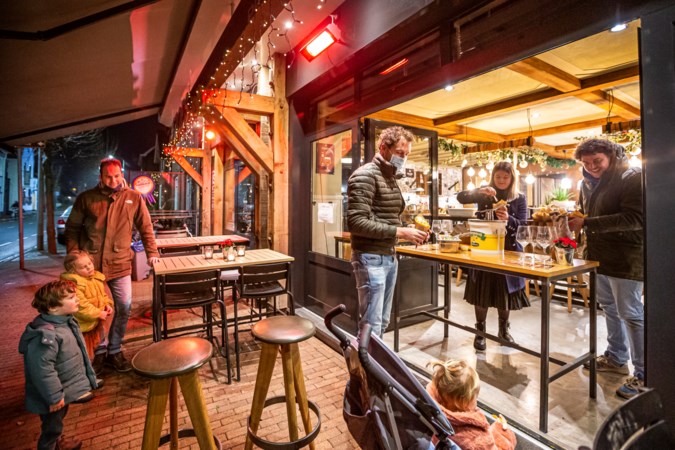 Eetcafé in Helden geeft friet liever gratis weg dan weggooien vanwege lockdown