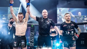 MMA-vechter Jarno is weer een stapje dichter bij zijn grote doel: ‘Heb even zijn grote mond gesnoerd’