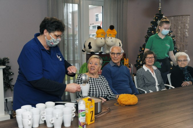 Warme kerstgroet voor bewoners Venrayse verpleeghuizen van een boerin met een missie