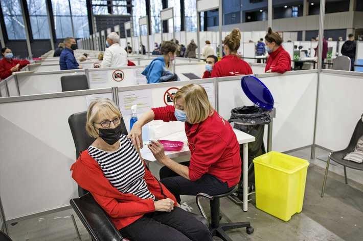 Vaccinatie-afspraak Verzetten Is Tijdelijk Niet Mogelijk - De Limburger