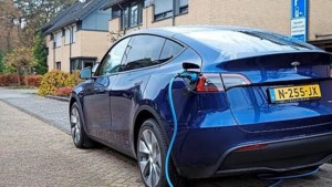 Tesla roept half miljoen auto’s terug
