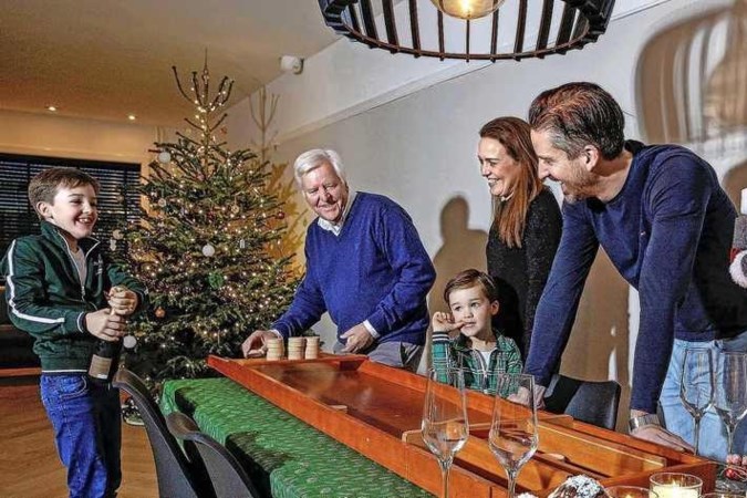 Familie, vrienden, champagne, oliebollen, spelletjes: oud en nieuw blijft ondanks corona een mooi feest
