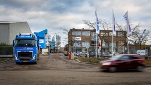 Omwonenden van asfaltcentrale ruiken geen teer maar onschadelijke bitumen, aldus de gemeente Roermond