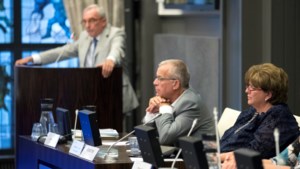 Jos van Rey ligt weer op ramkoers met burgemeester, nu vanwege ‘geheime’ stukken over het salaris van interimmers