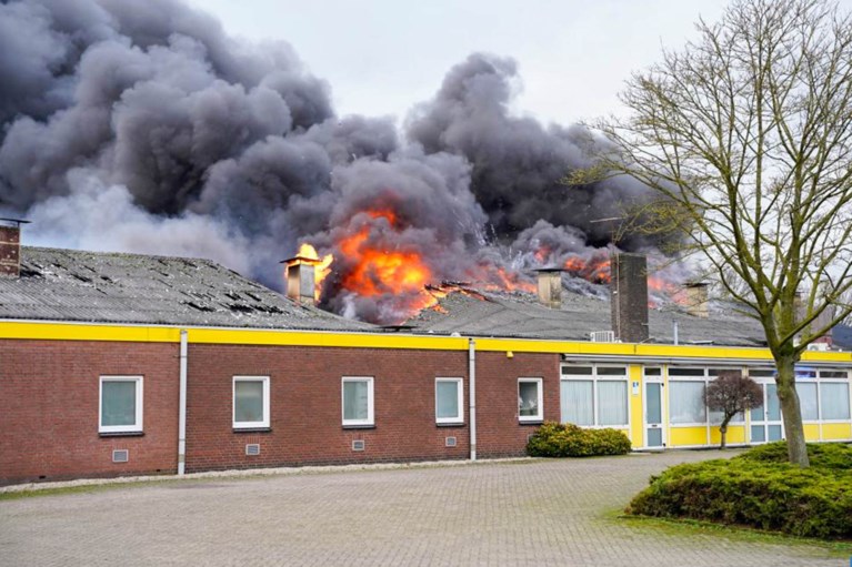 Opruimactie na vrijkomen asbest bij uitslaande brand in Nederweert