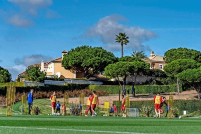 Ajax breekt trainingskamp in Portugal per direct af vanwege coronagevallen