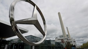 Mercedes moet ‘honderdduizenden’ auto’s terugroepen, maar wacht nog op onderdelen
