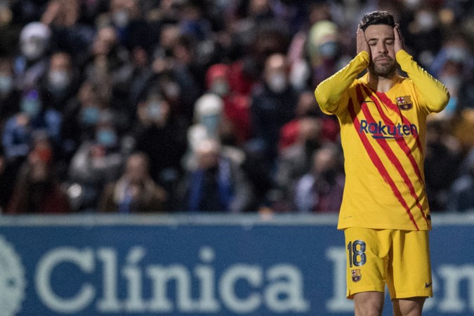 Barça ontsnapt in Copa del Rey tegen derdedivisionist, zorgen om Frenkie de Jong