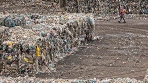 Beek vermoedt dat illegale opslag plasticverwerker CeDo verband houdt met geuroverlast