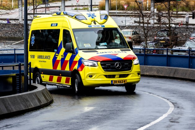 Dronken bestuurder Ossendrecht rijdt kinderen en baby ziekenhuis in