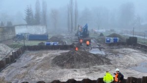 Archeologen aan de slag in voormalige tussengracht van stadspark Weert, werkzaamheden live te volgen