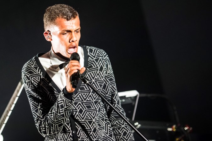 Veel lof, maar ook kritiek na stunt van Stromae in journaal: ‘Ik vind het denigrerend om het over een stunt te hebben’