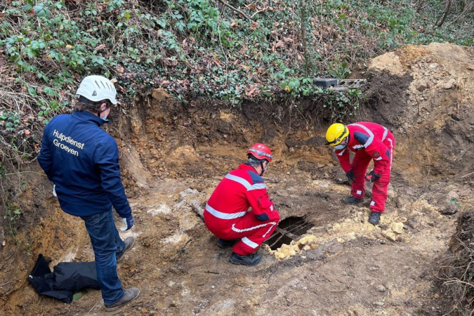 Inspectie van schacht in Belgisch grottenstelsel bij Maastricht begonnen: doorgang is ingestort
