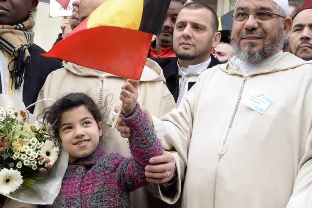 België zet imam grootste moskee land uit om veiligheidsredenen