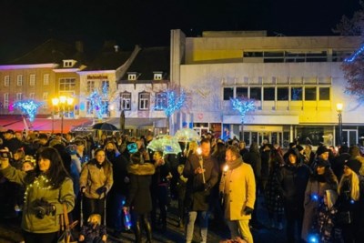 ‘Forse boost’ én ernstige zorgen na massaal anti-coronafeest in  Sittard: ‘Die muziek en deejay op de Markt, dat kan dus écht niet’ 
