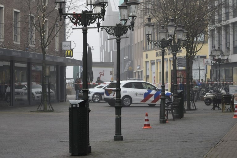 Pand in Venlo diep in de nacht beschoten, straat afgezet