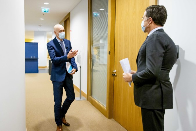 Kabinet iets soepeler dan OMT-advies: ‘Alles open kan nu eenmaal niet’