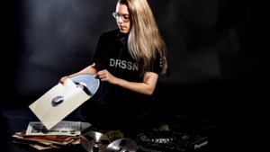 Heerlense techno-dj Chayenna Driessen sleept aan vooravond nieuwe uitgave platencontract in de wacht