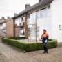 Buurman strijdt tegen witgeschilderde woning in Roermond: ‘Dit is geen gezicht, die verf moet eraf’
