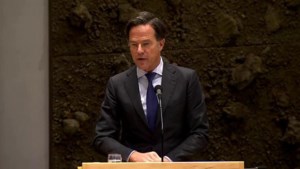 Video: Keiharde clash Rutte en Wilders: ‘U luistert nu even!’