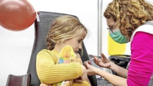 Nieuw advies Gezondheidsraad voor 5-11-jarigen: prik ook zinvol bij omikron