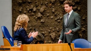 Kamervoorzitter Vera Bergkamp (D66) ligt onder vuur om geschutter tijdens debatten