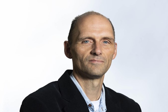 Column: Doe de knoopjes van je blouse los, was het eerste dat de voetbalcoach tegen de serveerster zei
