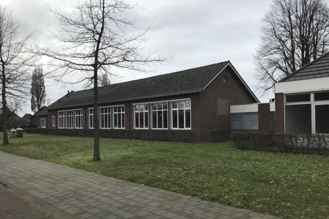 In het oude, leegstaande schoolgebouw in Koningslust worden tien woningen gebouwd: ‘Als dorp erg blij mee’