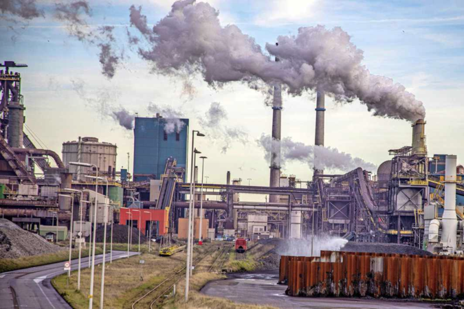 RIVM: veel meer ziekmakende stoffen in de lucht dan Tata Steel zegt