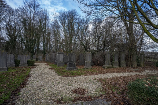 Joods genootschap praat mee over herstel begraafplaats Rothem