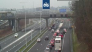 Ongeluk in A2-tunnel bij Maastricht: autosnelweg deels dicht  