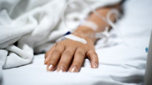 Aantal coronapatiënten in ziekenhuizen blijft dalen