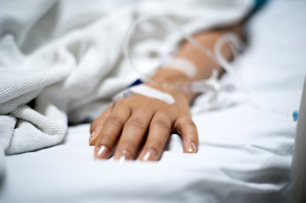 Aantal coronapatiënten in ziekenhuizen blijft dalen