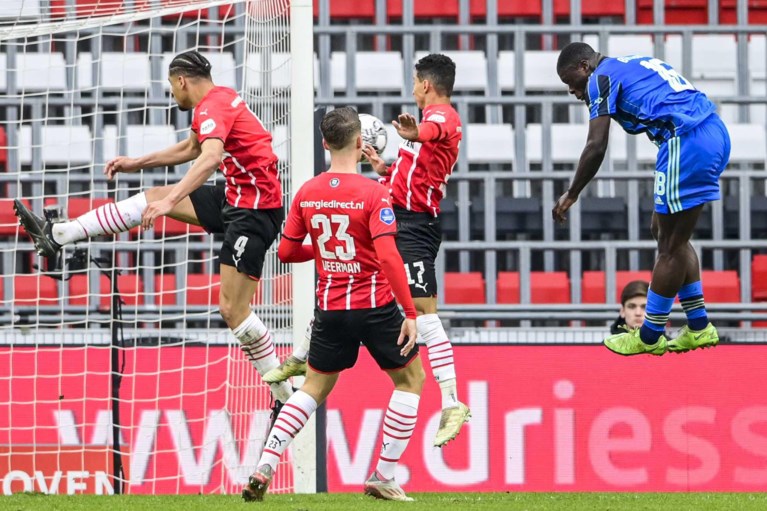 Ajax zes weken zonder spits Brian Brobbey
